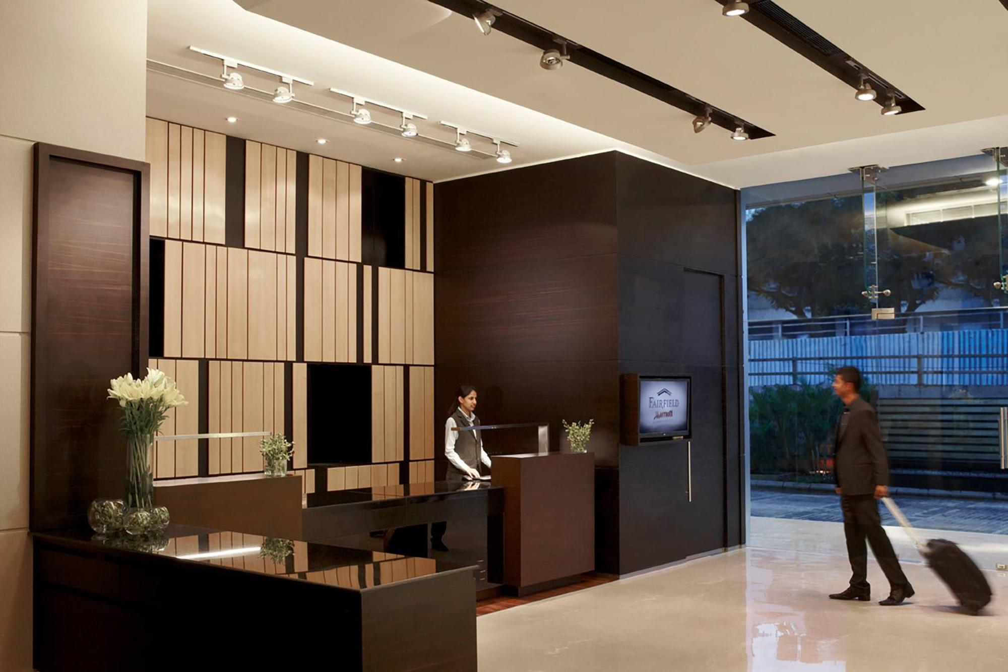 Hotel Fairfield By Marriott Bengaluru Rajajinagar Exterior foto